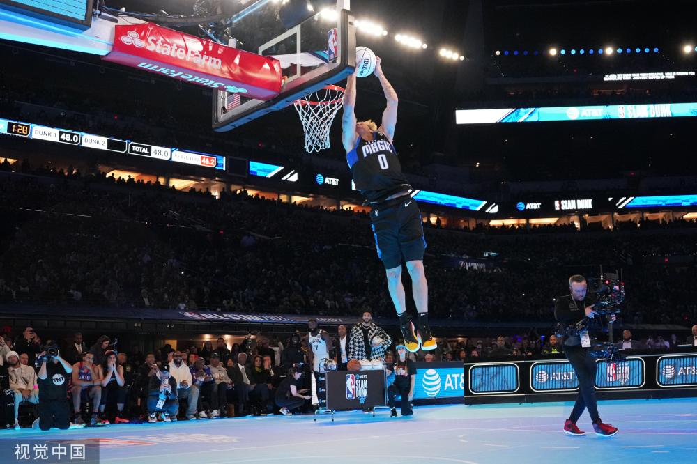 场惨烈的开 场惨烈的开